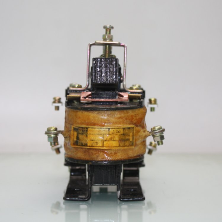 JOSEF约瑟 JT4-11P电磁继电器 220V 抗干扰性能强 JT4-11P