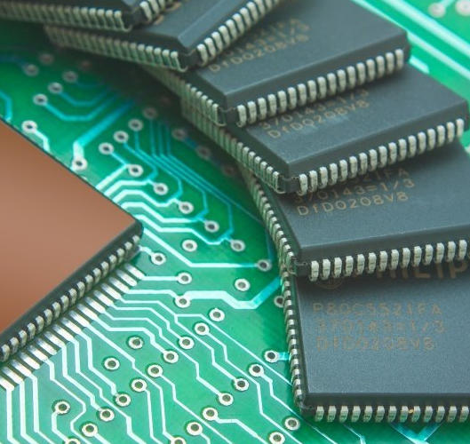 通信协议兼容 AI 加速芯片 高效数据处理 数据安全保障 FR2012B